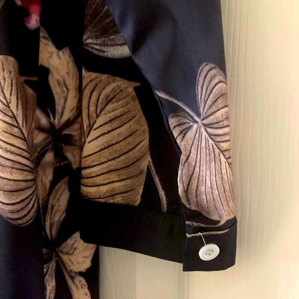 Shirt-Styled Lounger in Tropical Floral Print - Picture 6 of 8